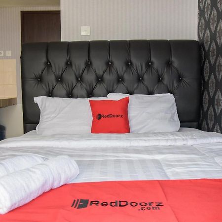 Reddoorz Apartment @ Serpong Green View Tangerang Luaran gambar