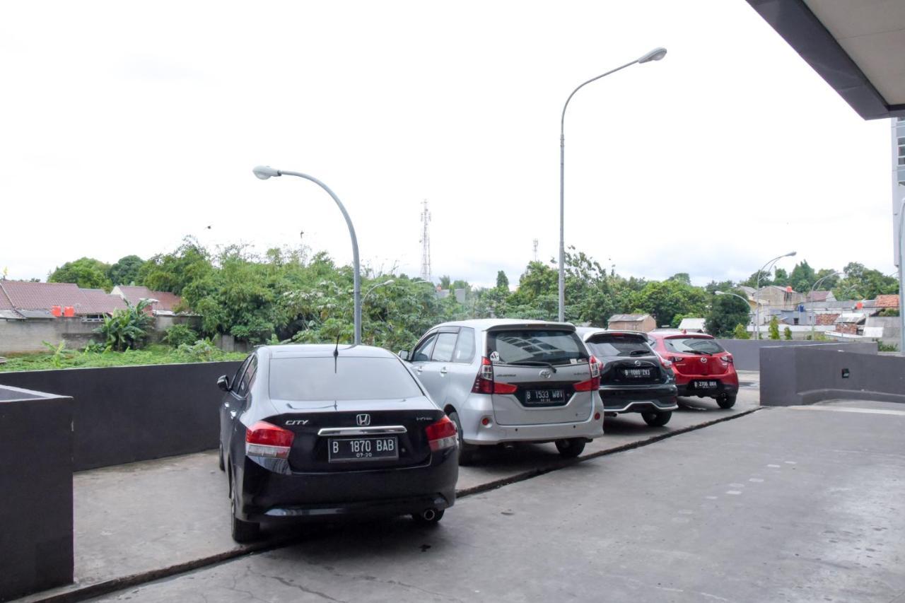 Reddoorz Apartment @ Serpong Green View Tangerang Luaran gambar