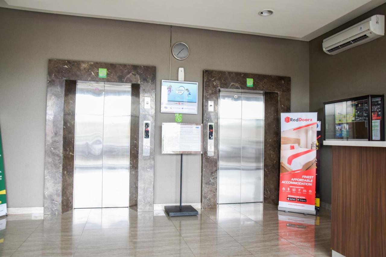 Reddoorz Apartment @ Serpong Green View Tangerang Luaran gambar